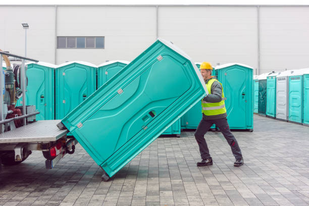 Portable Toilet Options We Offer in Raymond, WA